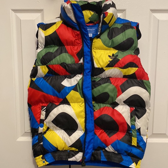 Vintage Adidas Puffer Vest. - Picture 4 of 7